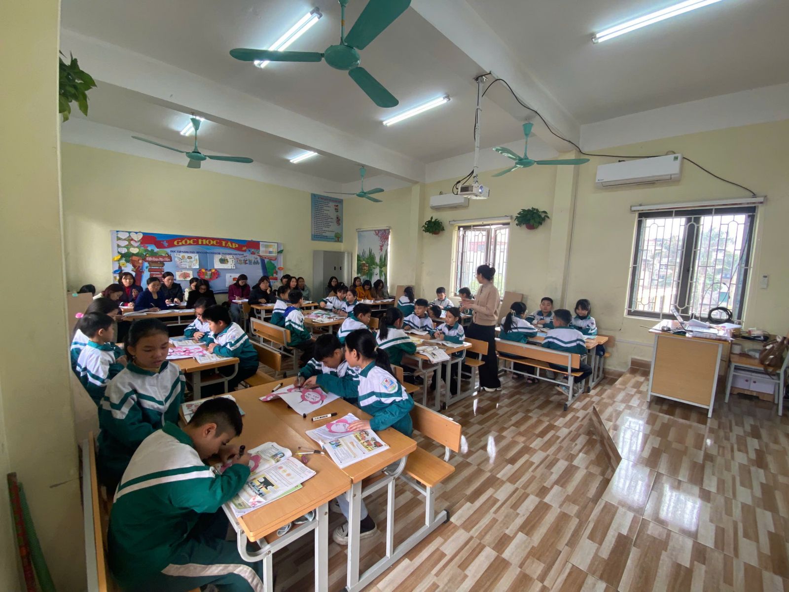 Sinh hoạt chuyên môn cụm trường khối Tiểu học