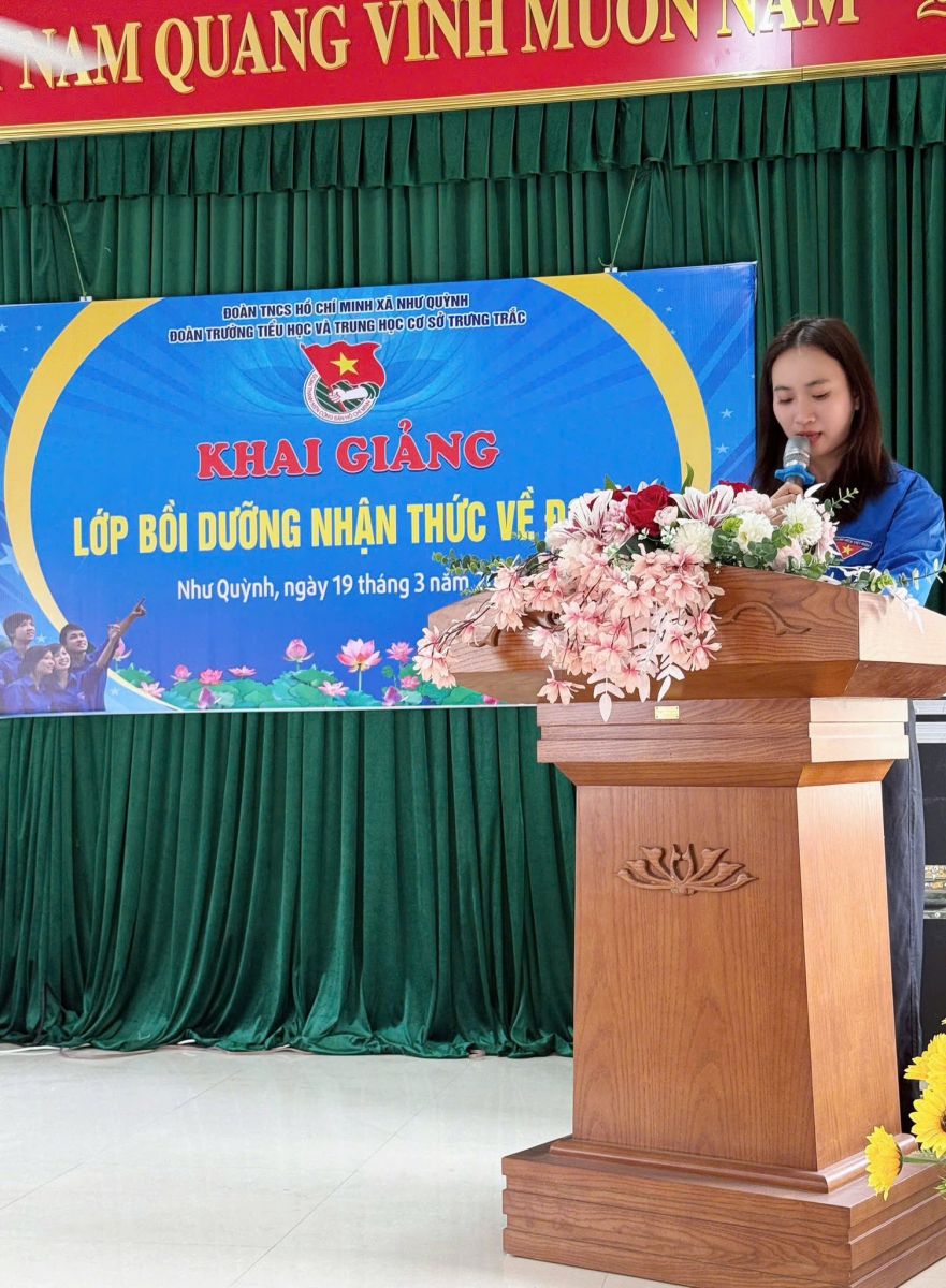 KHAI GIẢNG LỚP BỒI DƯỠNG NHẬN THỨC VỀ ĐOÀN DÀNH CHO HỌC SINH TIÊU BIỂU KHỐI 9