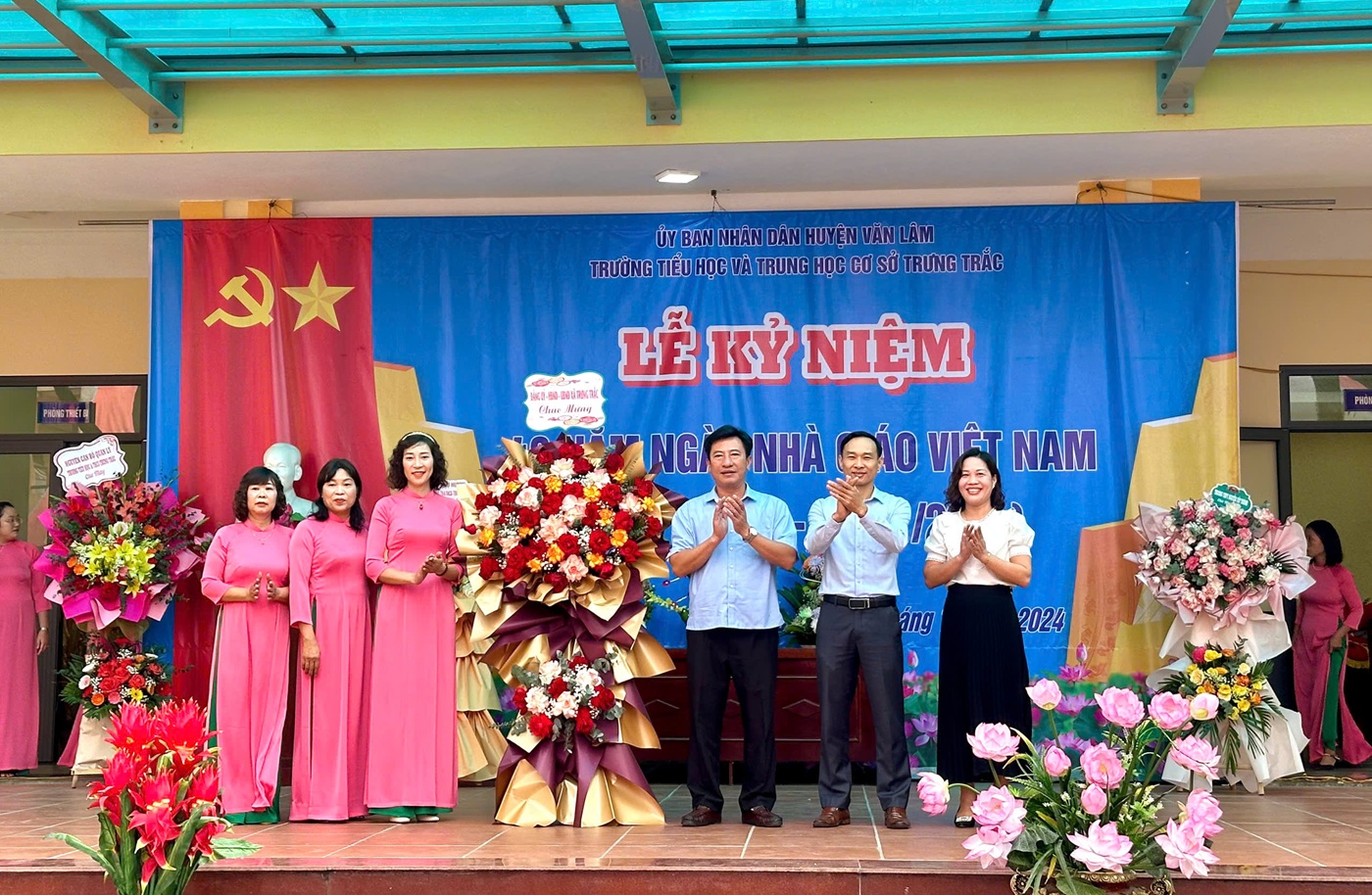 LỄ KỶ NIỆM 42 NĂM NGÀY NHÀ GIÁO VIỆT NAM