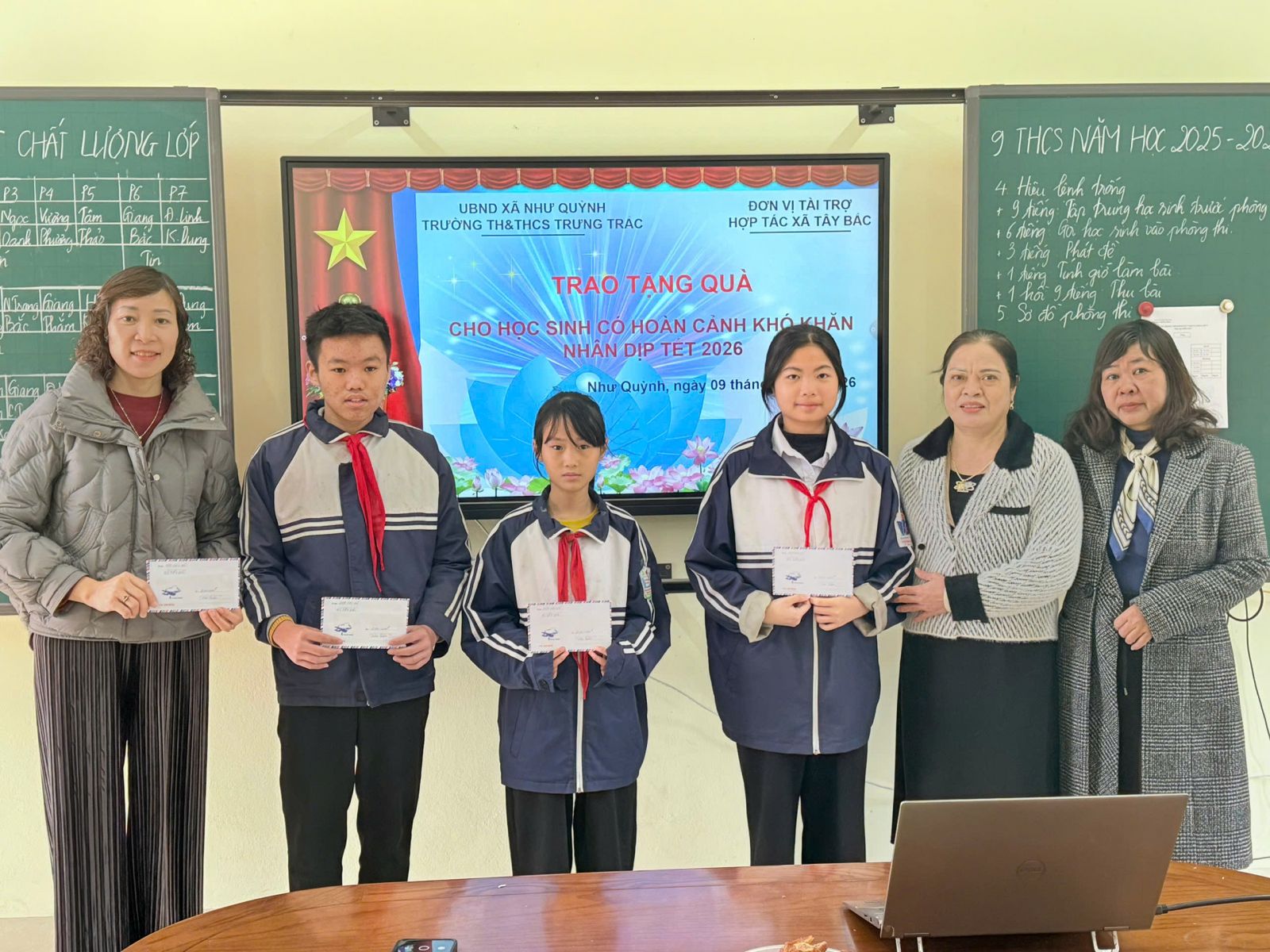 HỢP TÁC XÃ TÂY BẮC TRAO QUÀ TẾT CHO HỌC SINH – LAN TỎA YÊU THƯƠNG
